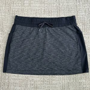 Athleta Skort with side pockets Size L